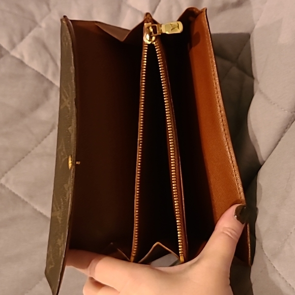 Louis Vuitton Monogram Brown Sarah Wallet - Picture 11 of 16
